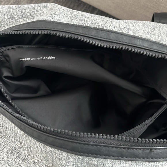 Lululemon Out of Range Duffel (33L) - Picture 6 of 9